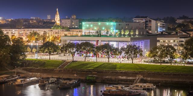 Vu sur le quai de nuit Angers