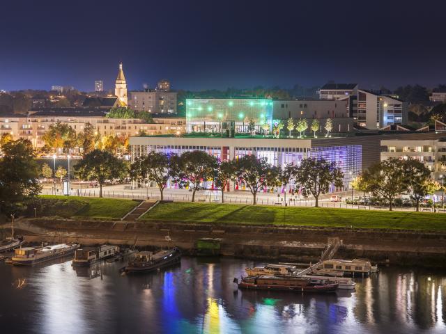 Vu sur le quai de nuit Angers