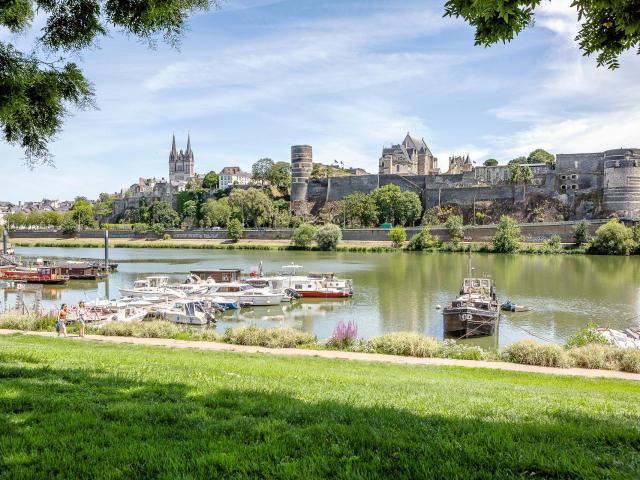 vue-sur-le-chateau-d-angers-et-la-cathedrale-copyright-dorothee-mouraud---destination-angers-destination-angers-9831-1920px.jpg